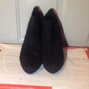 Heel booties